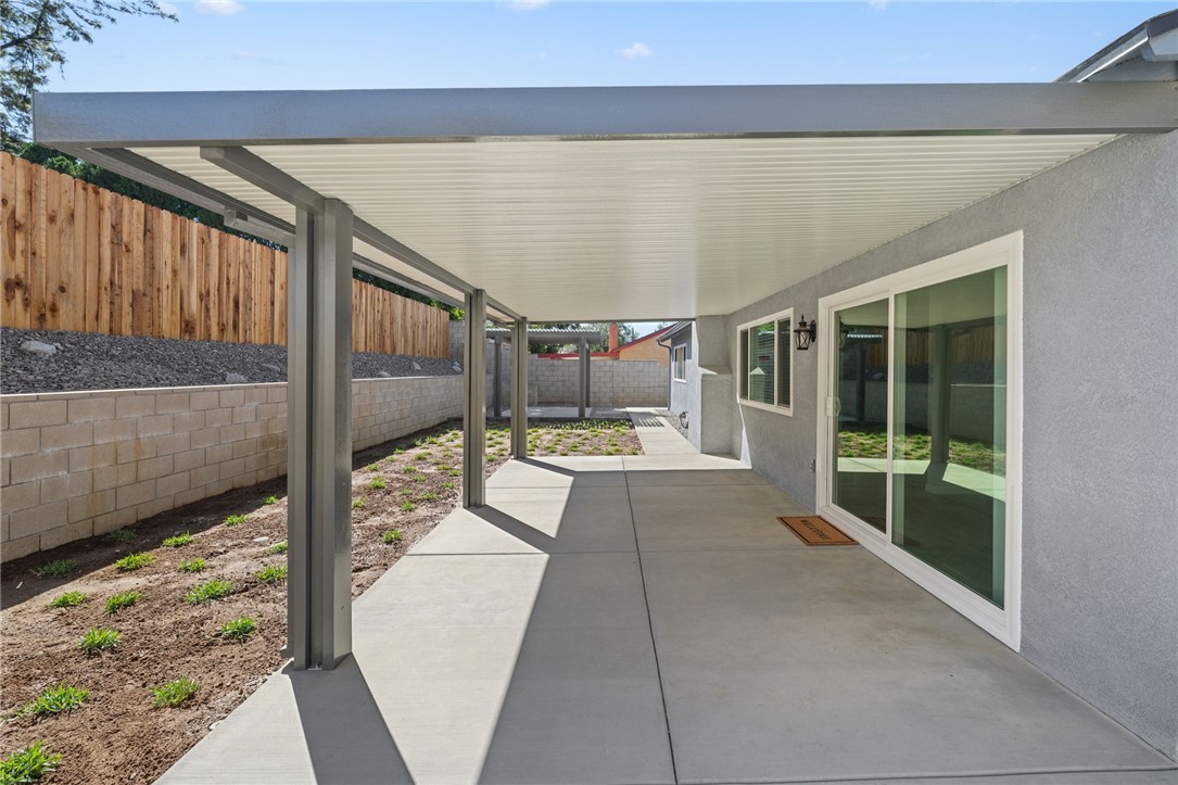 3386 Somis Drive Riverside, CA 92507 - Photo 27 of 31 a view of a porch
