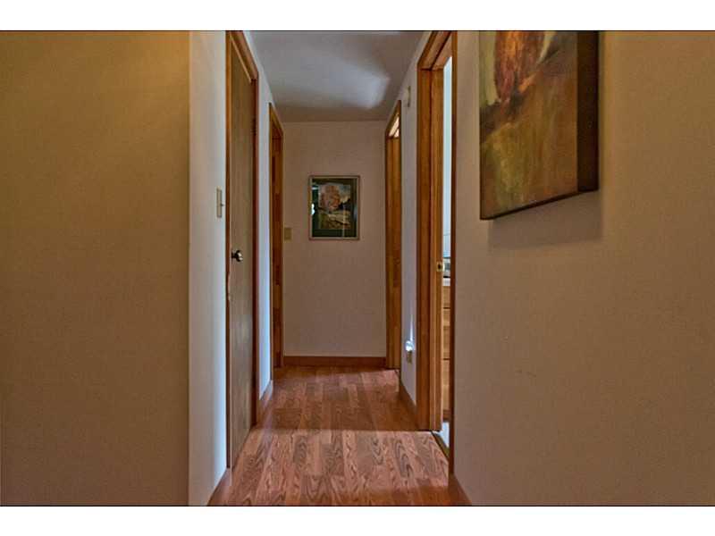 81 Sweetser Road North Yarmouth, ME 04097 - Photo 21 of 30 Hallway.