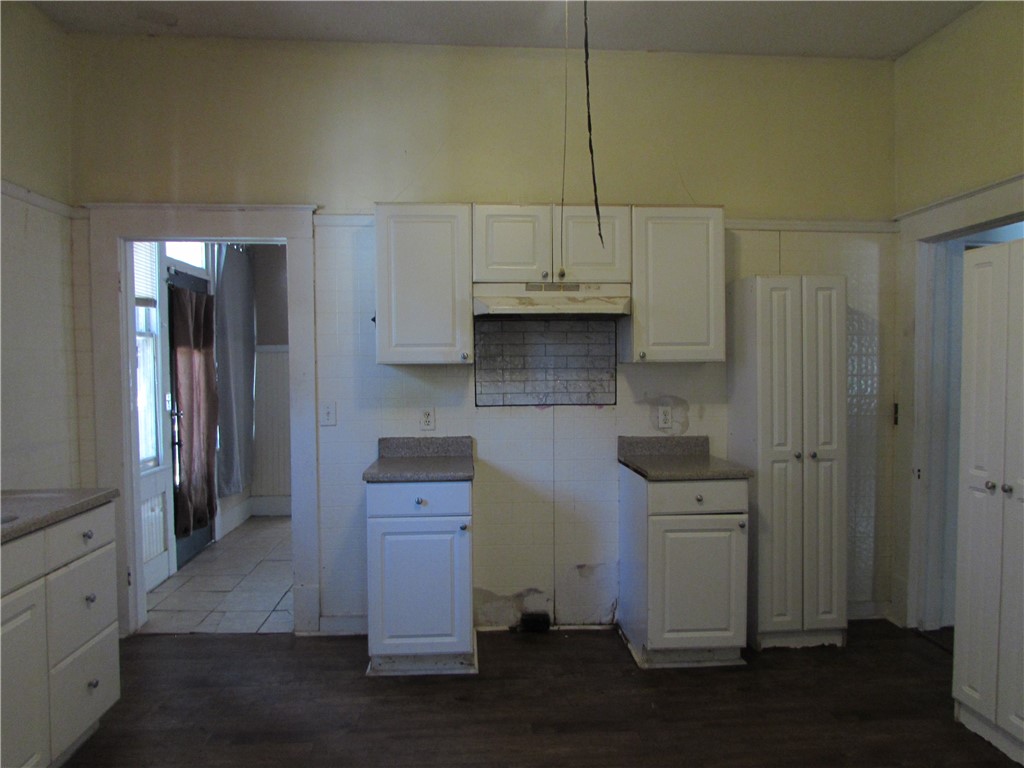 1003 Carswell Avenue Waycross, GA 31503 - Photo 10 of 25 Kitchen