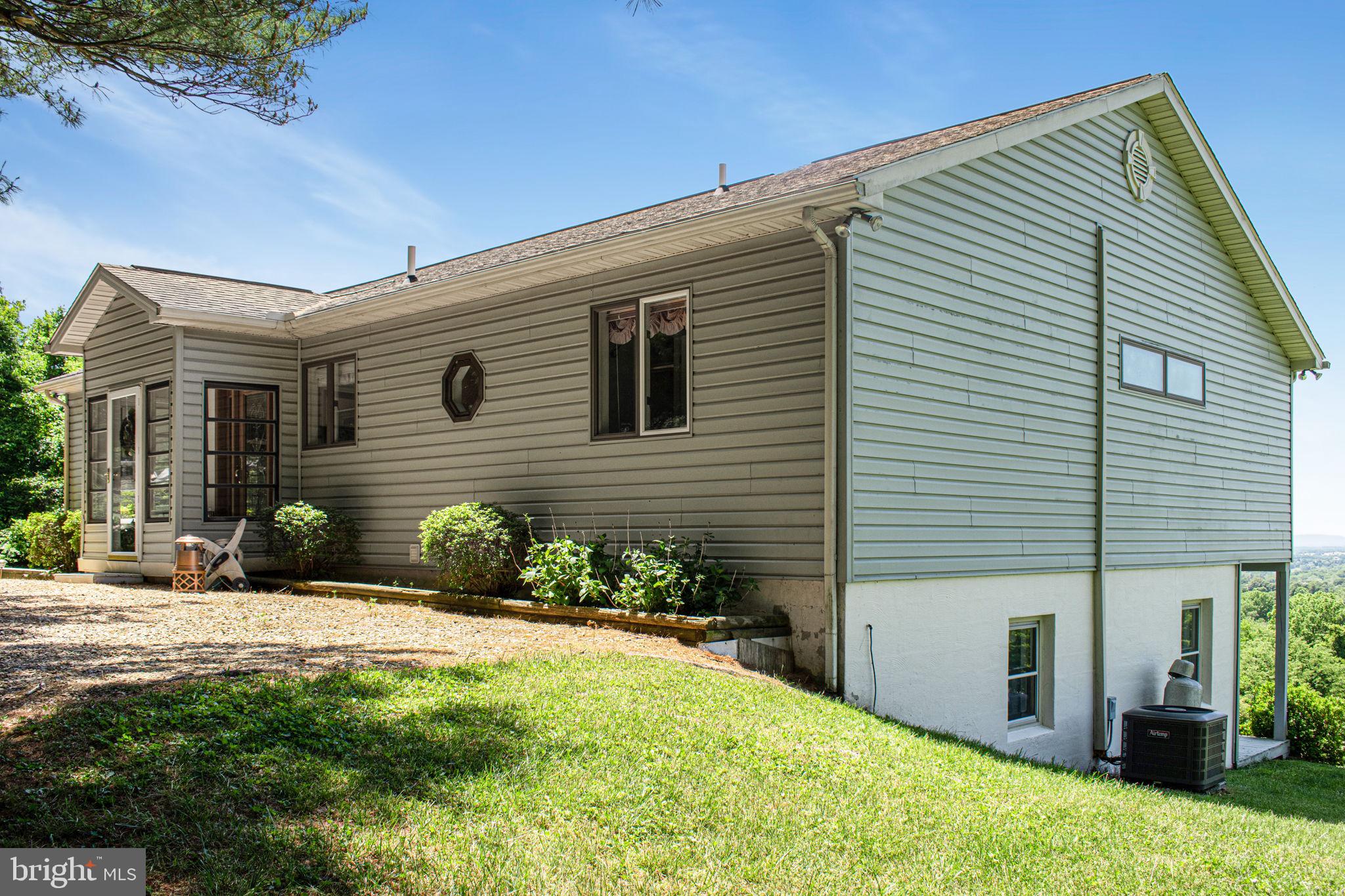 6010 Clevelandtown Road Boonsboro, MD 21713 - Photo 11 of 59