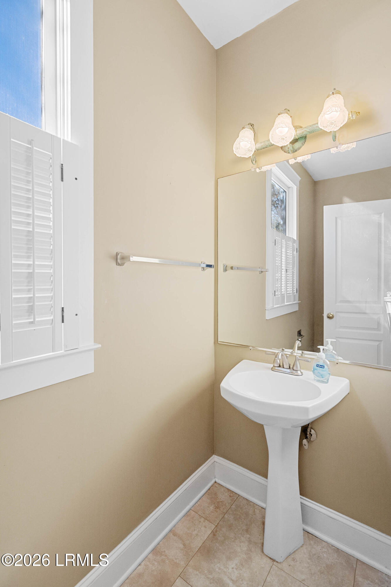 2668 Broad Street Beaufort, SC 29902 - Photo 13 of 36 2668 Broad St-27