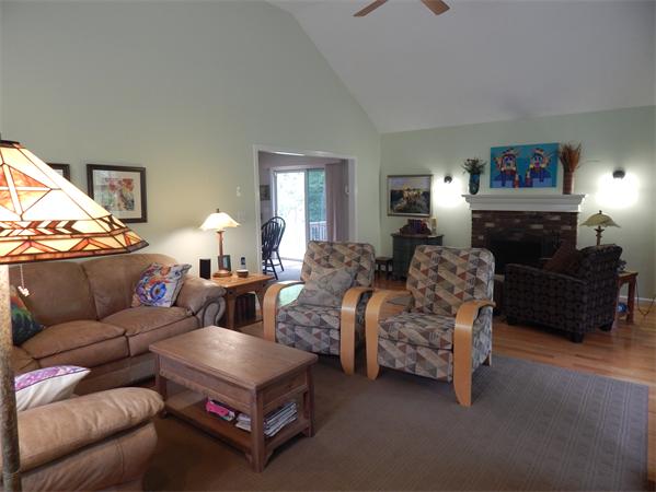 26 Field Pond Road Milford, MA 01757 - Photo 4 of 30 Gallery Image 4