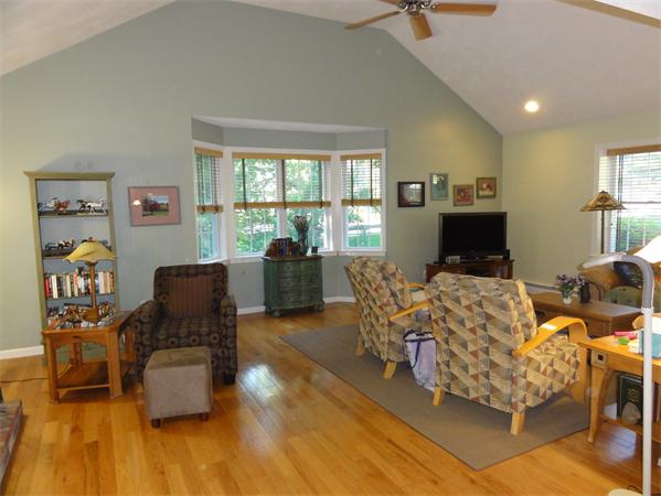 26 Field Pond Road Milford, MA 01757 - Photo 5 of 30 Gallery Image 5