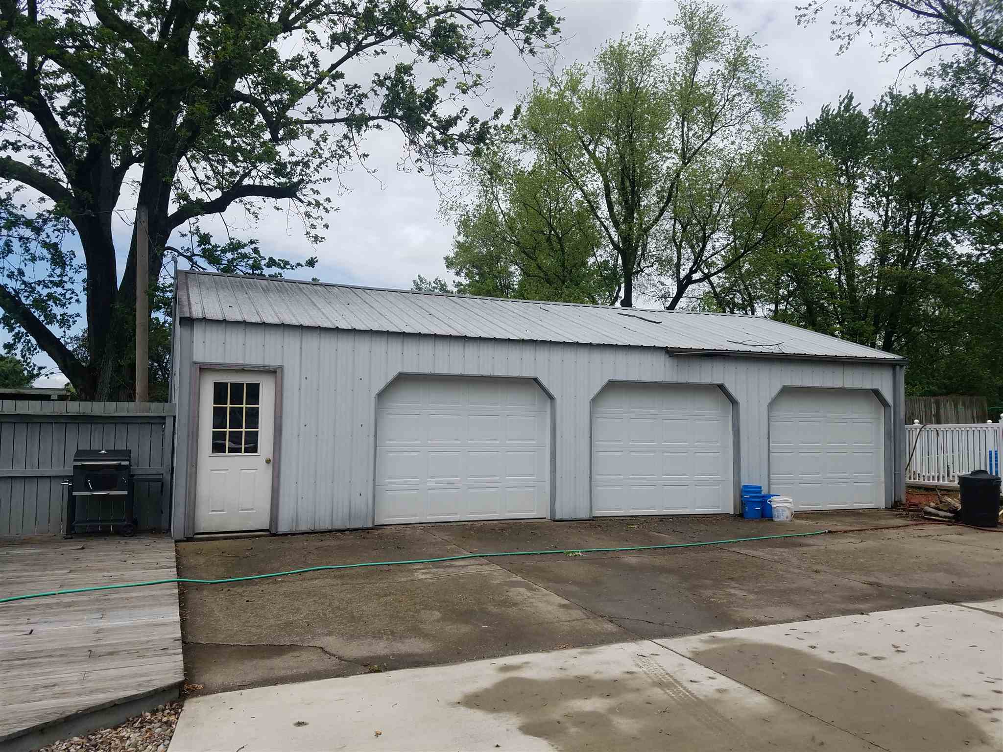 4 Edwardsport Road Washington, IN 47501 - Photo 4 of 11 Gallery Image 4