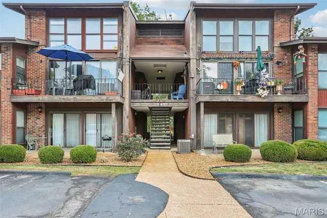 $150,000 | 1045 Mersey Bend Drive, Unit F, St. Louis, MO 63129