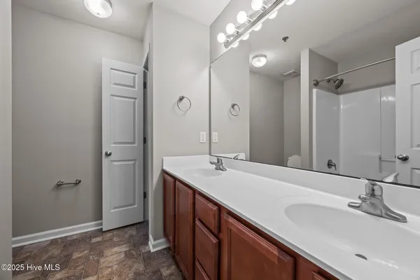 $1,275 | 140 Greenford Place, Jacksonville, NC 28540