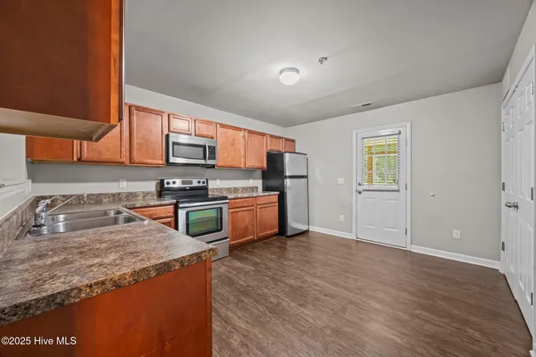 $1,275 | 140 Greenford Place, Jacksonville, NC 28540