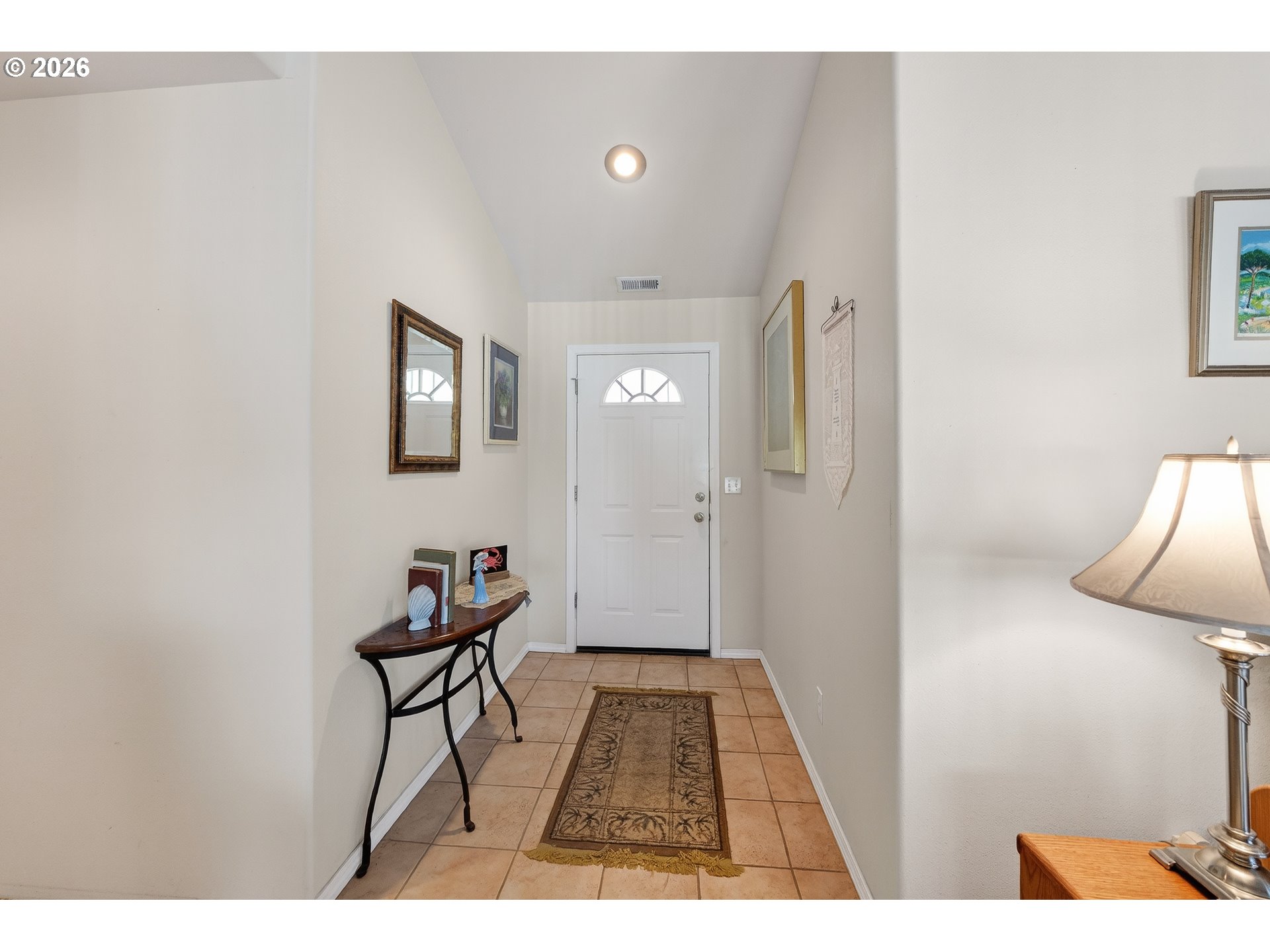 101 Pleasant Street Roseburg, OR 97470 - Photo 6 of 43 a view of an entryway