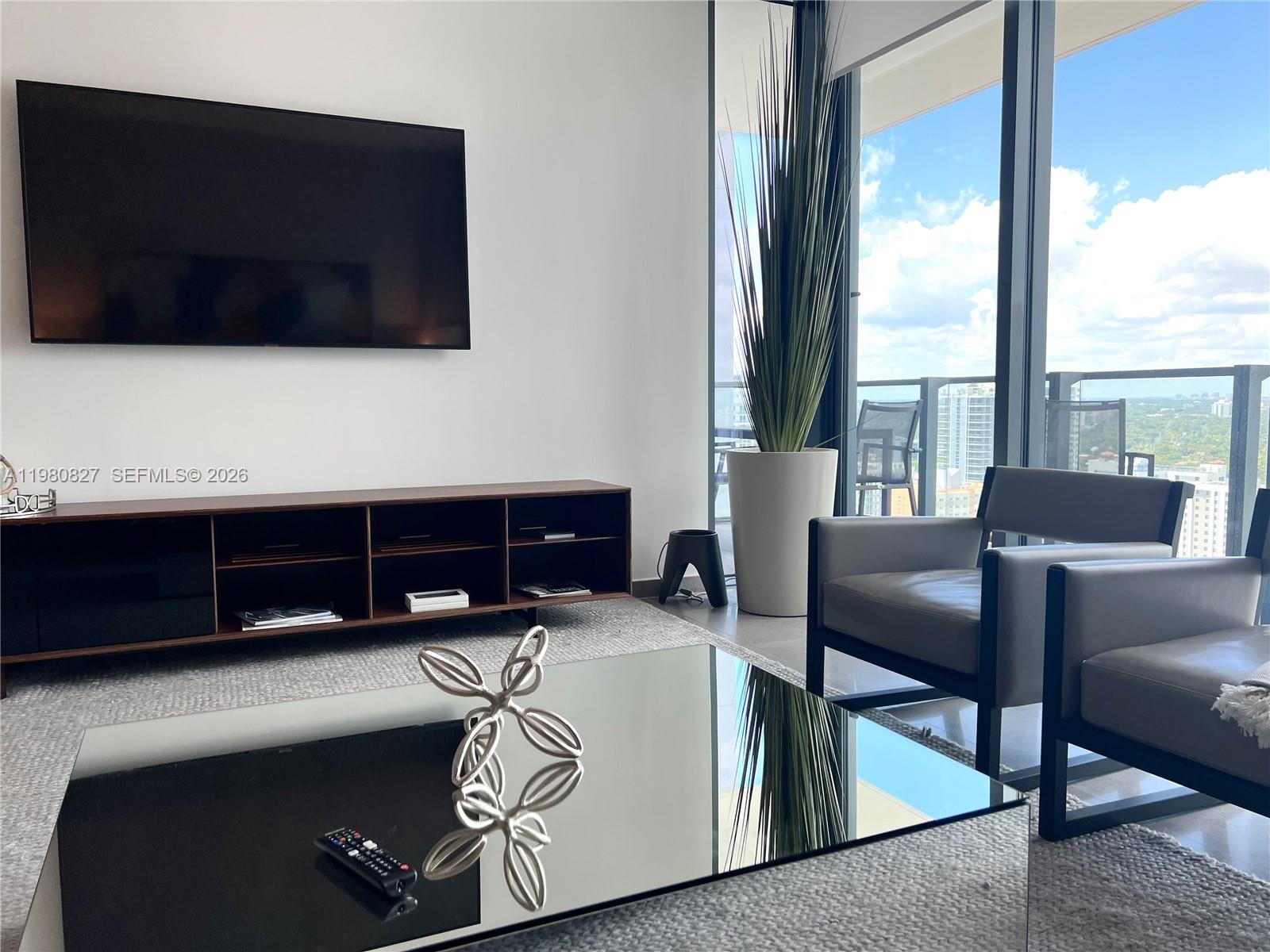 88 Southwest 7th Street, Unit 1908 Miami, FL 33130 - Photo 7 of 9