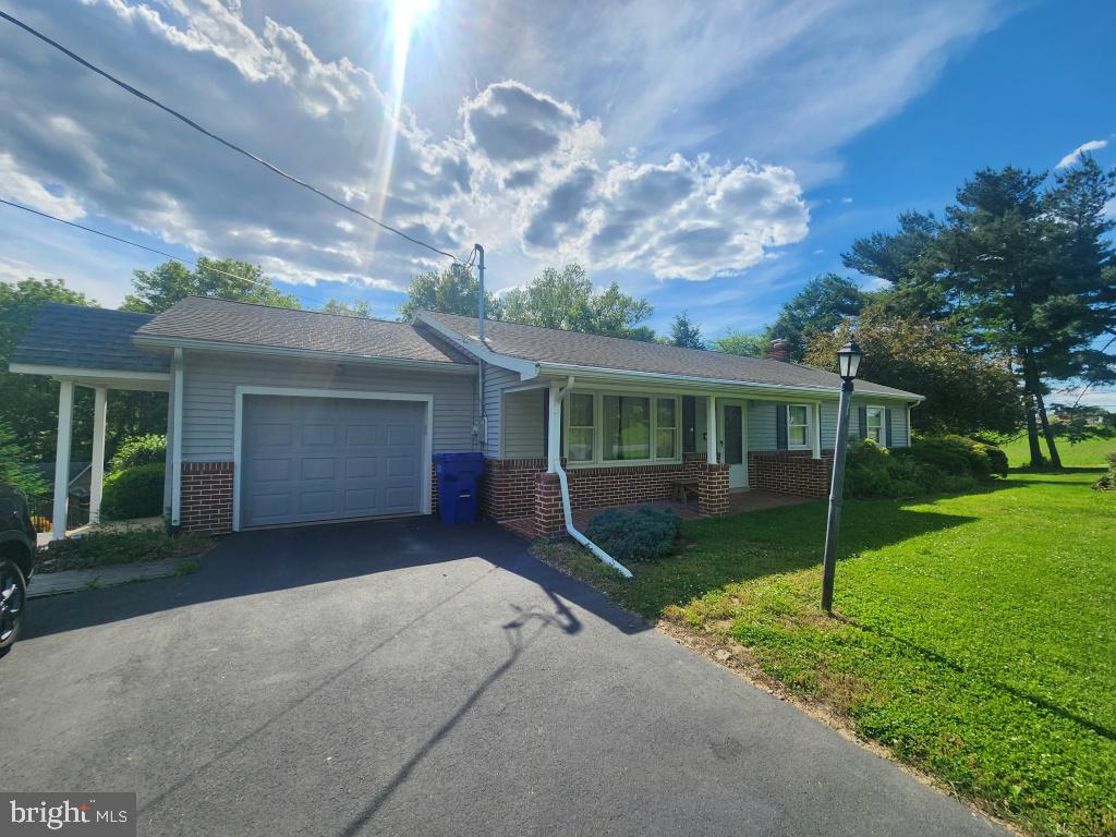 2002 Bridge Road Lancaster, PA 17602 - Photo 3 of 19
