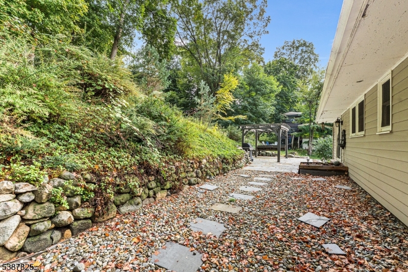 159 East Shore Trail Sparta, NJ 07871 - Photo 32 of 41