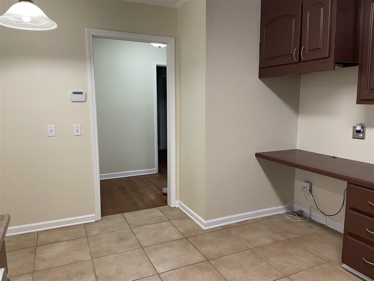 634 Benning Road Jackson, MS 39206 - Photo 6 of 32 Eat-In Kitchen and desk area
