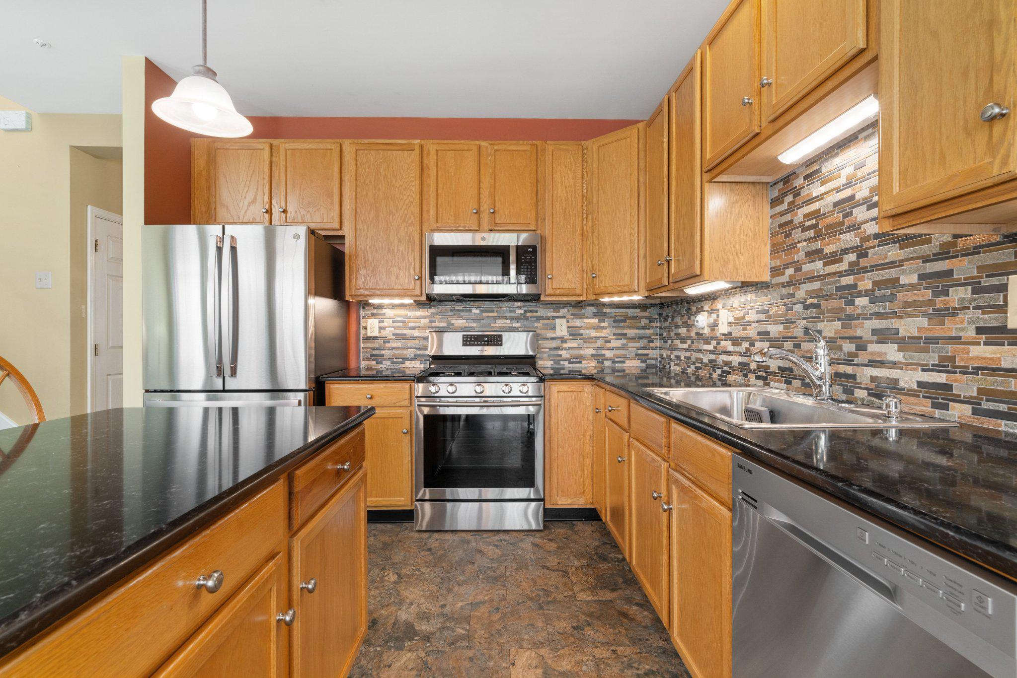 136 Sunnyhill Drive Exton, PA 19341 - Photo 8 of 37 stainless steel appliances