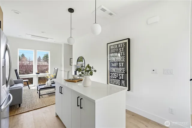 $714,000 | 7552 39th Avenue Southwest, Seattle, WA 98126