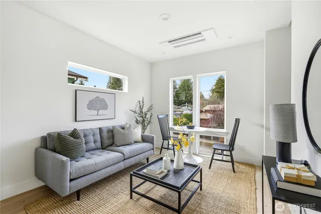 $714,000 | 7552 39th Avenue Southwest, Seattle, WA 98126