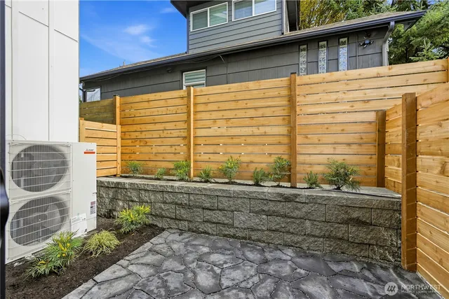 $714,000 | 7552 39th Avenue Southwest, Seattle, WA 98126