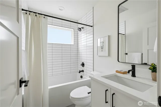 $714,000 | 7552 39th Avenue Southwest, Seattle, WA 98126