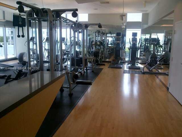 79 Southwest 12th Street, Unit 1407 Miami, FL 33130 - Photo 13 of 16