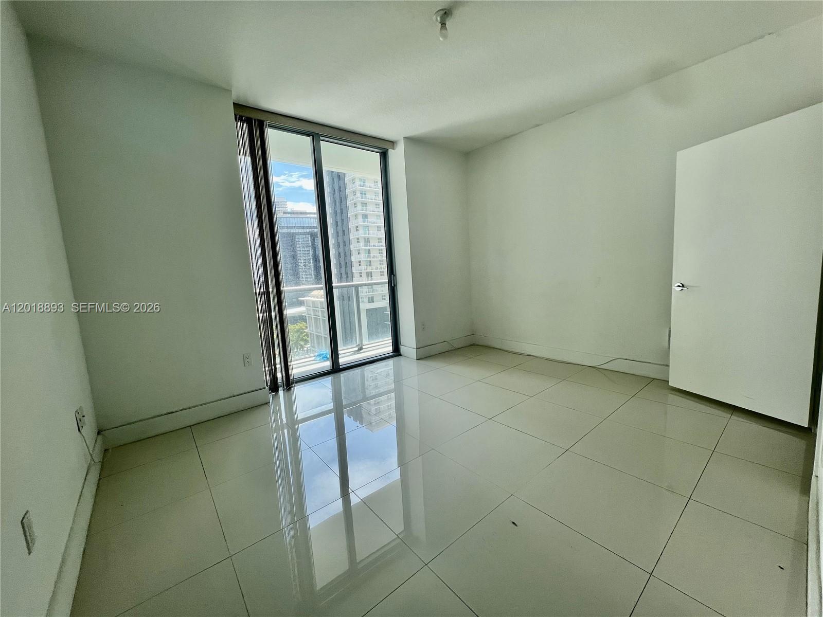 79 Southwest 12th Street, Unit 1407 Miami, FL 33130 - Photo 3 of 16