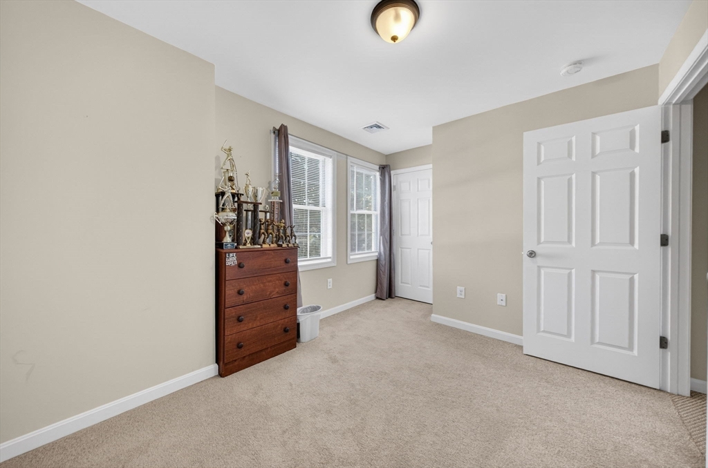 321 King Street Fall River, MA 02724 - Photo 24 of 40 an empty room with cabinet