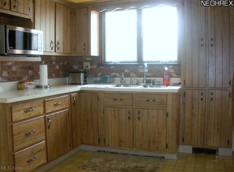 5551 New London Road Ashtabula, OH 44004 - Photo 2 of 19 Gallery Image 2