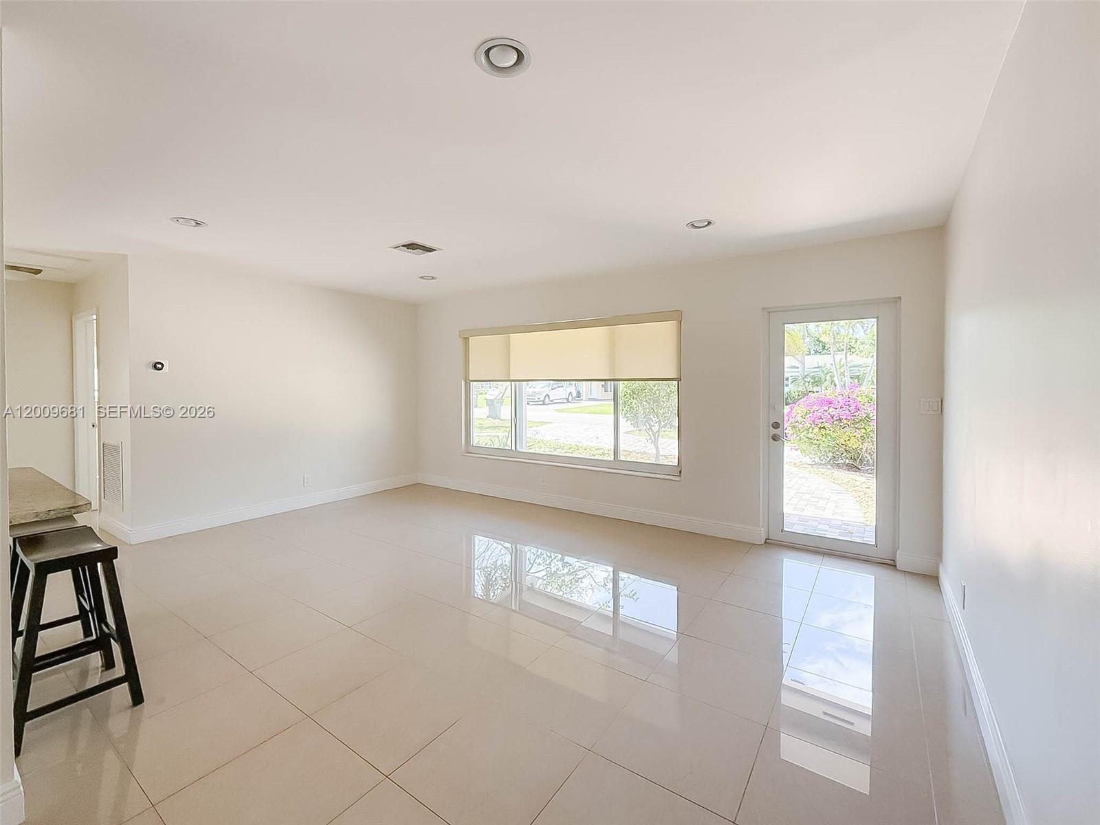 321 Northeast 29th Street Boca Raton, FL 33431 - Photo 3 of 21