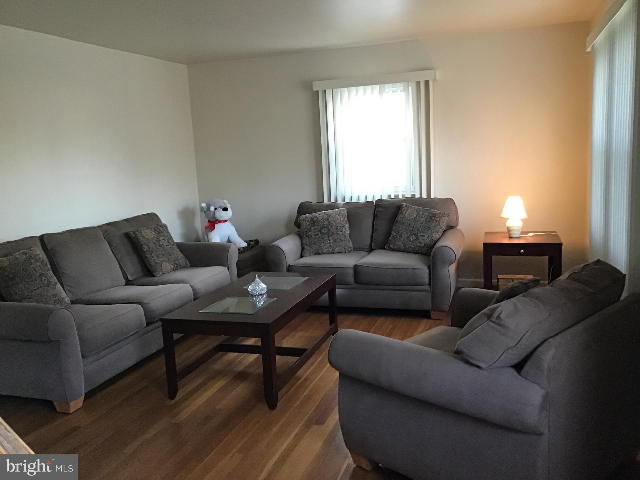 1410 Harberson Road Baltimore, MD 21228 - Photo 8 of 40
