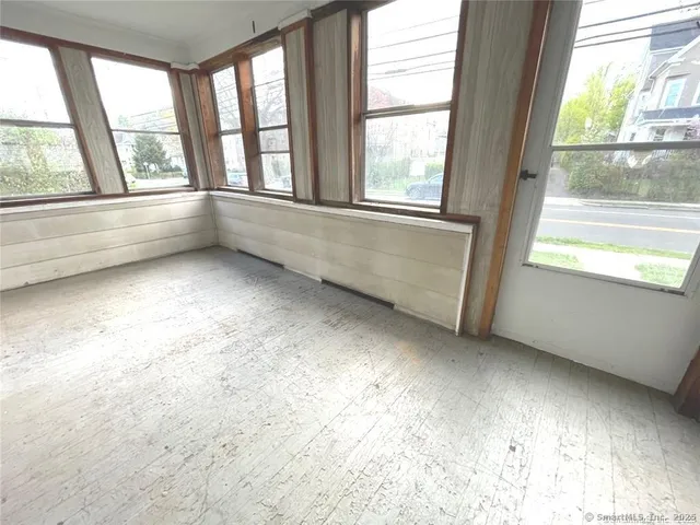 $1,900 | 36 Oakwood Avenue, West Hartford, CT 06119