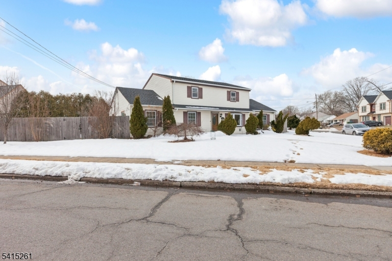 32 Glenville Road Edison, NJ 08817 - Photo 2 of 25
