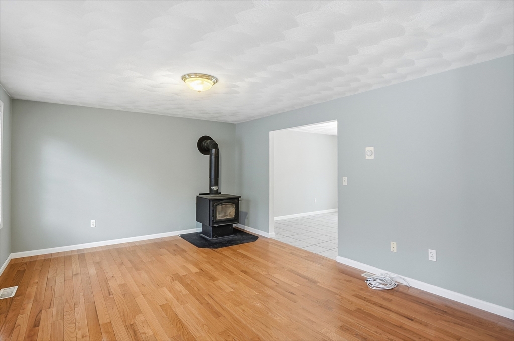 210 Gardner Road Hubbardston, MA 01452 - Photo 14 of 33