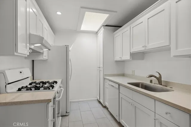 $5,500 | 2228 Warfield Avenue, Redondo Beach, CA 90278