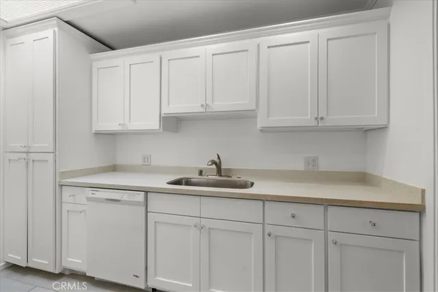 $5,500 | 2228 Warfield Avenue, Redondo Beach, CA 90278