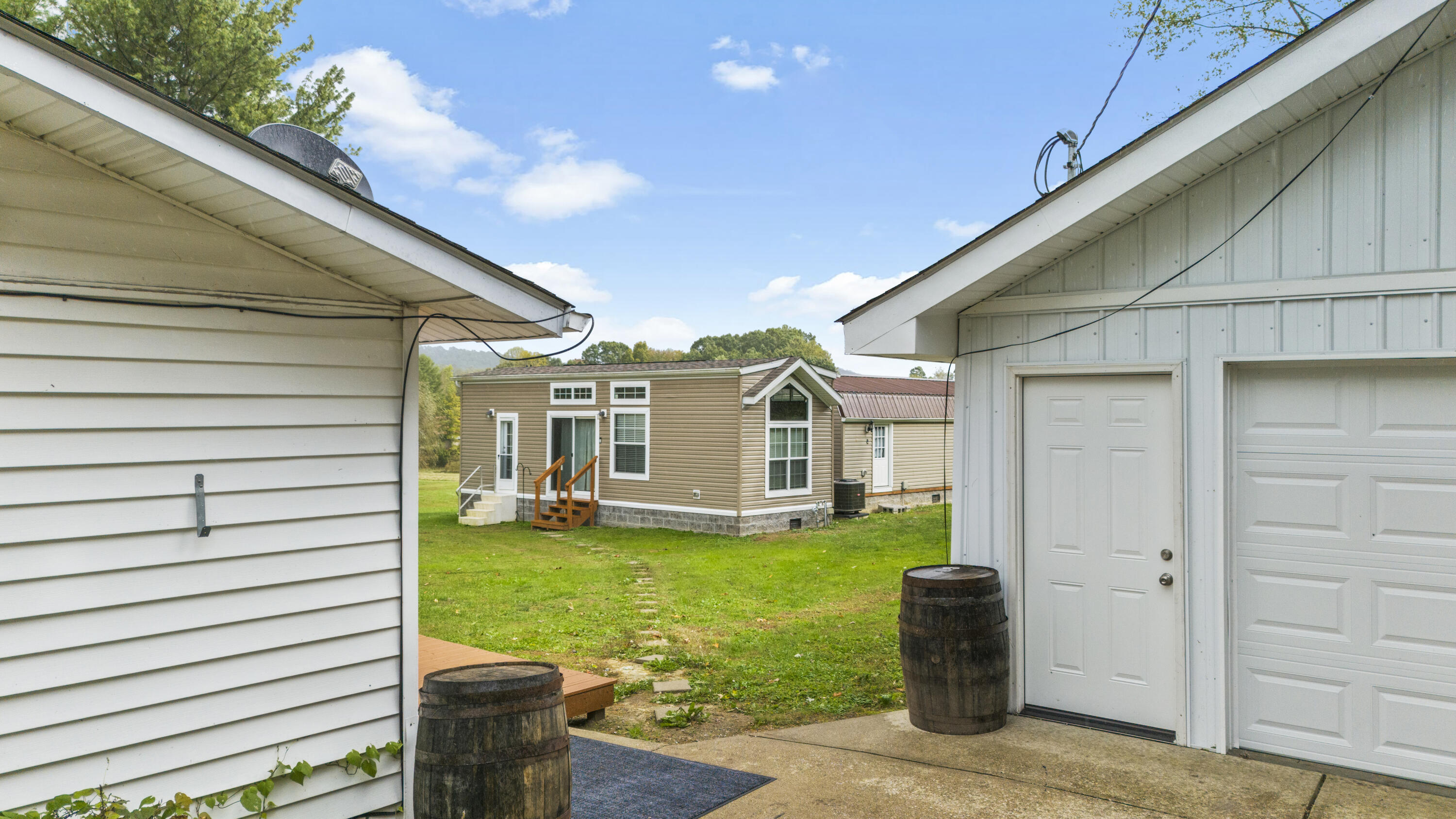 2205 Sharkey Road Morehead, KY 40351 - Photo 4 of 46 DJI_20241015143951_0110_D