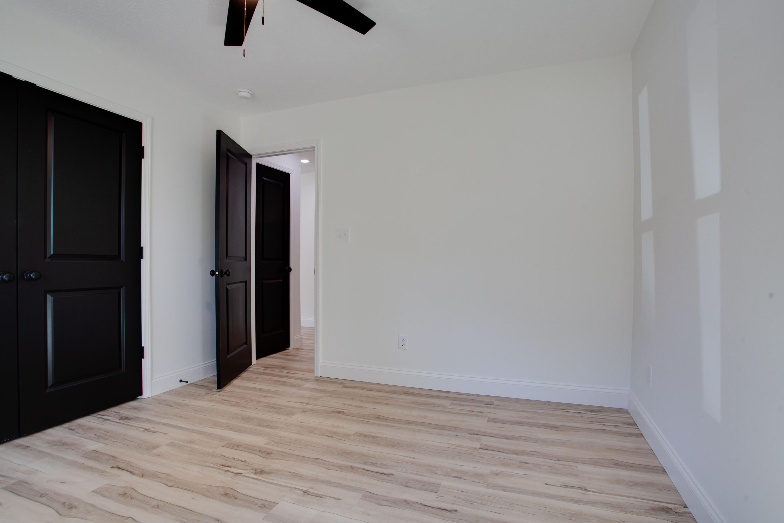 4301 Coster Road Knoxville, TN 37912 - Photo 15 of 25 017210909-1-4233CosterRdKnoxvilleTN-SMAL