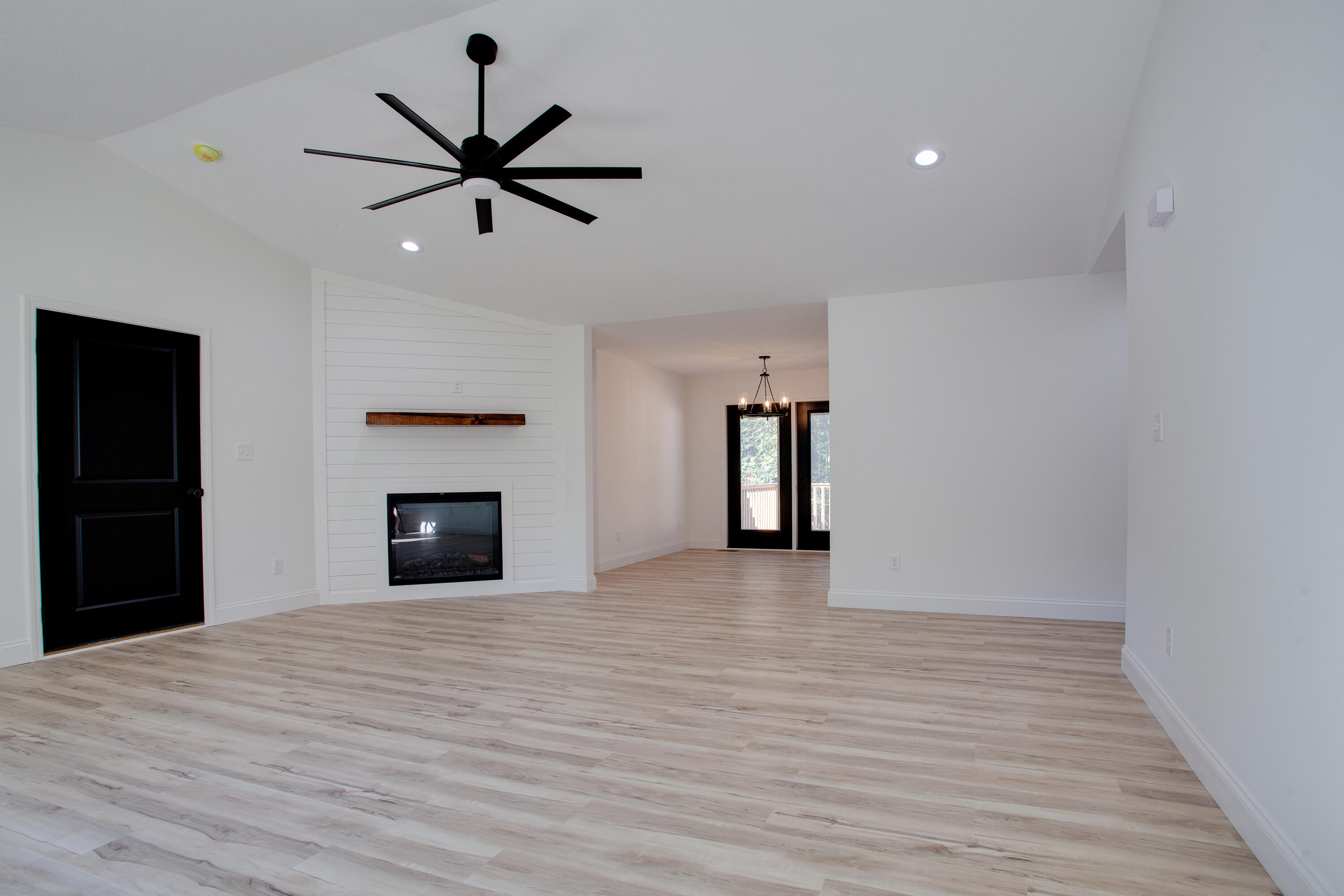 4301 Coster Road Knoxville, TN 37912 - Photo 6 of 25 006210909-1-4233CosterRdKnoxvilleTN-SMAL