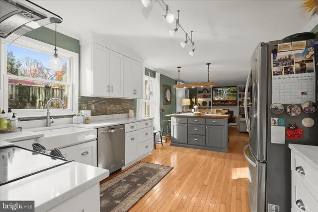 $800,000 | 10884 Beech Creek Drive, Columbia, MD 21044