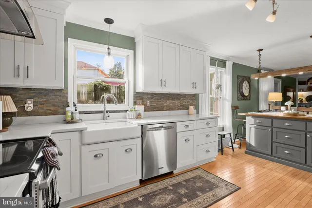 $800,000 | 10884 Beech Creek Drive, Columbia, MD 21044