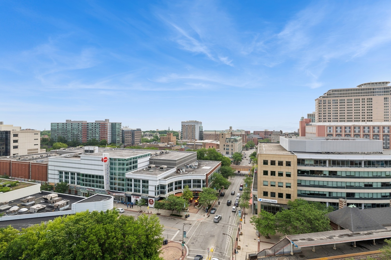 1640 Maple Avenue, Unit 1202 Evanston, IL 60201 - Photo 18 of 19 a view of a city that has tall buildings