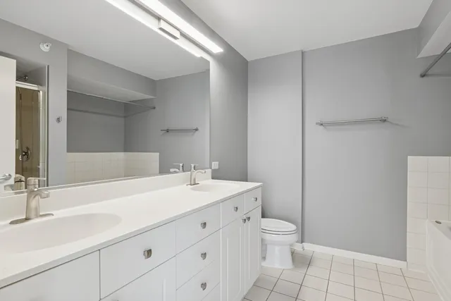 $639,000 | 1640 Maple Avenue, Unit 1202, Evanston, IL 60201