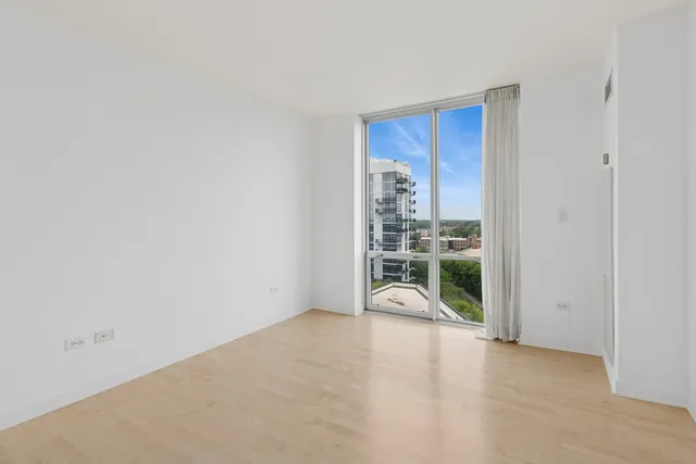 $639,000 | 1640 Maple Avenue, Unit 1202, Evanston, IL 60201