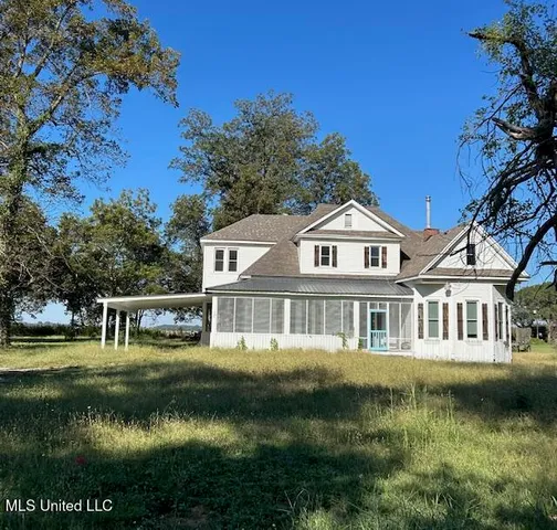 $225,000 | 2466 Oakhurst Stovall Road, Clarksdale, MS 38614