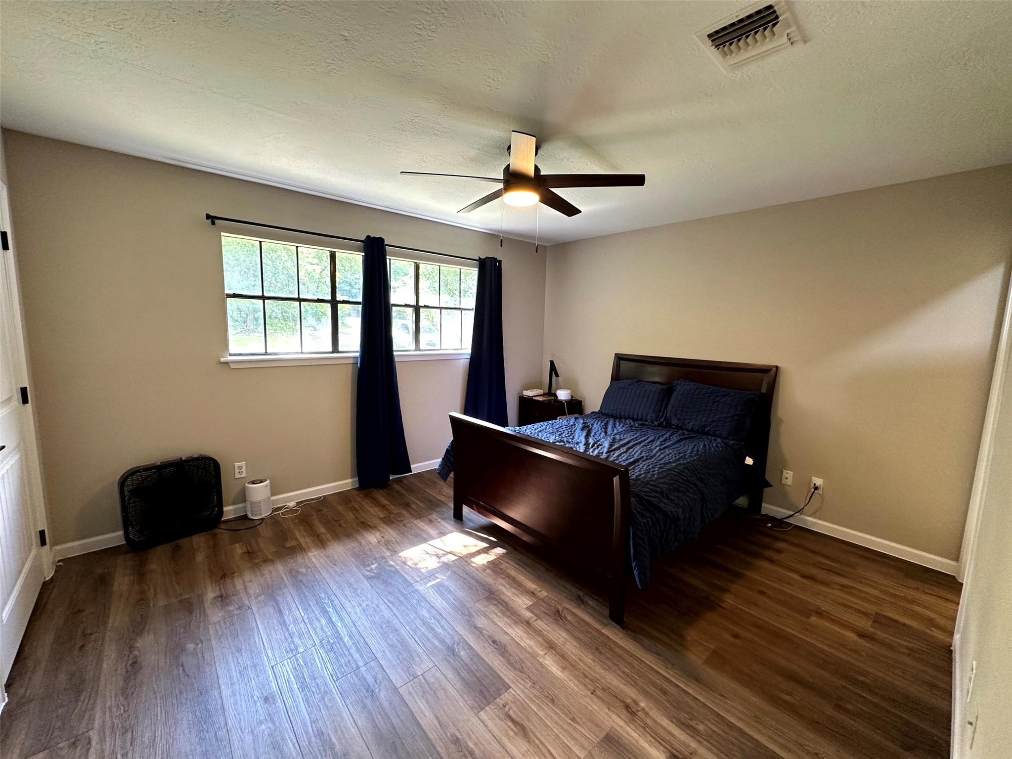 12289 Thompson Road Willis, TX 77318 - Photo 11 of 20 Primary bed.