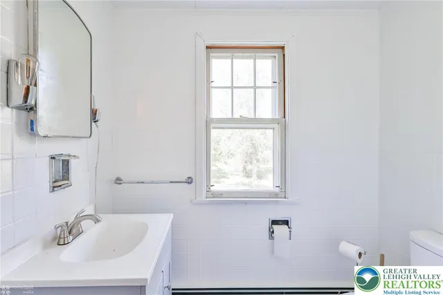 $430,000 | 5984 Highway 412, Riegelsville, PA 18077