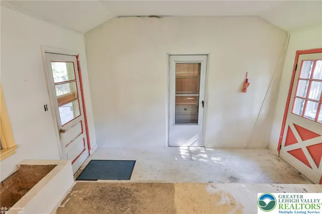 $430,000 | 5984 Highway 412, Riegelsville, PA 18077