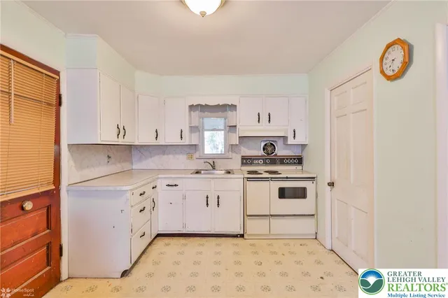 $430,000 | 5984 Highway 412, Riegelsville, PA 18077