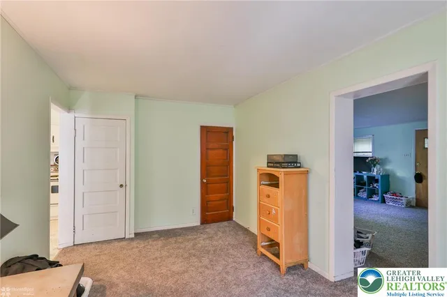 $430,000 | 5984 Highway 412, Riegelsville, PA 18077