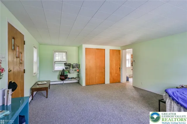 $430,000 | 5984 Highway 412, Riegelsville, PA 18077