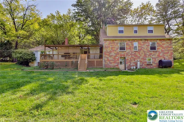 $430,000 | 5984 Highway 412, Riegelsville, PA 18077