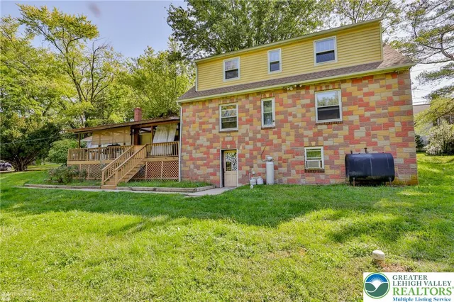 $430,000 | 5984 Highway 412, Riegelsville, PA 18077