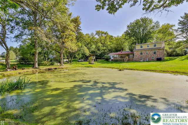 $430,000 | 5984 Highway 412, Riegelsville, PA 18077